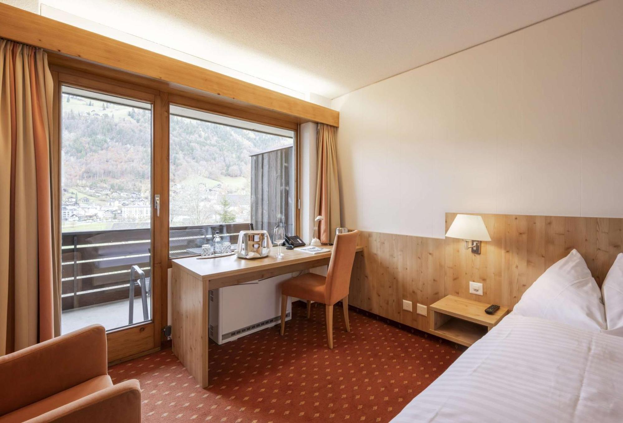 Hotel Restaurant Baenklialp เอนเกลเบิร์ก ภายนอก รูปภาพ
