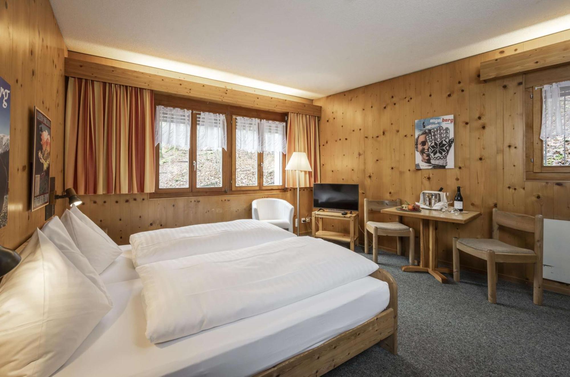Hotel Restaurant Baenklialp เอนเกลเบิร์ก ภายนอก รูปภาพ